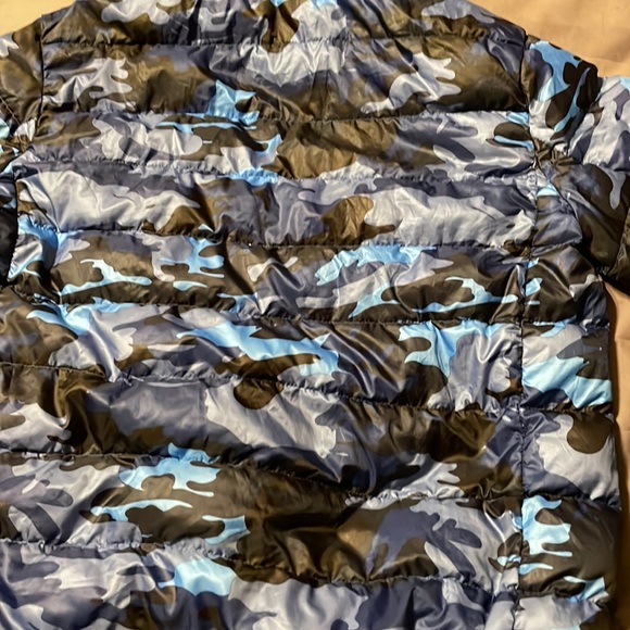 Eddie Bauer Lightweight Puffer Jacket - Picture 9 of 11